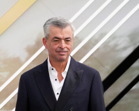 Motor racing-Apple's Cue expects F1 movie sequel, hopes for more global TV expansion