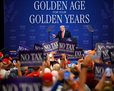 Trump reshapes Kentucky Senate race to replace Mitch McConnell with endorsement, job offer