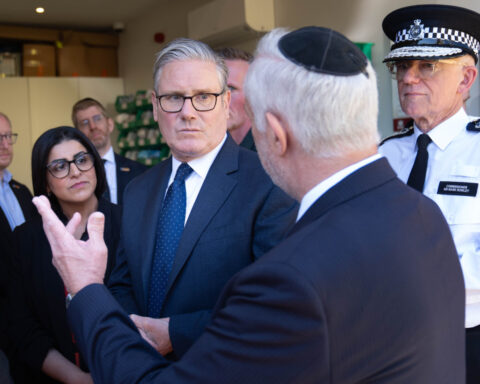Starmer urges tougher action against Gaza protests in UK following antisemitic attacks