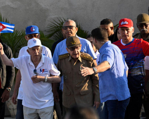 Trump expands US sanctions on Cuban government and affiliates