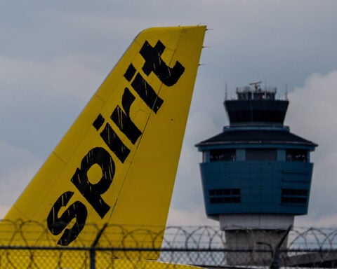 Airlines scramble to help stranded Spirit passengers after budget carrier collapses