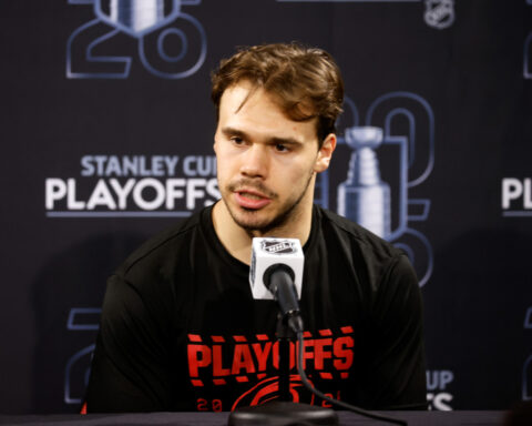 Stankoven, Andersen lead Hurricanes past Flyers 3-0 in Game 1 of 2nd-round series