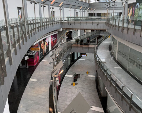 What a deserted mall in Moscow says about Russia’s economic woes