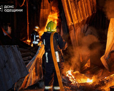 Ukraine hits key Russian oil-loading port and 3 'shadow fleet' tankers