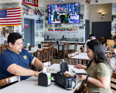 US restaurant sales drop as Iran war pushes gasoline prices higher