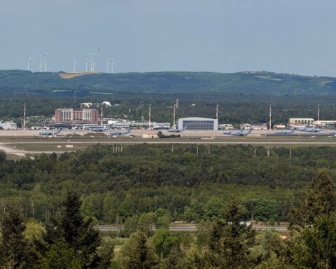 German defence ministry says no 'definitive cancellation' of US weapons deployment
