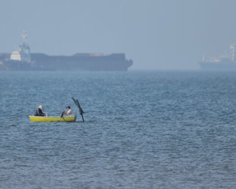 US tries to force open the Strait of Hormuz as the UAE comes under attack in a test of Iran truce