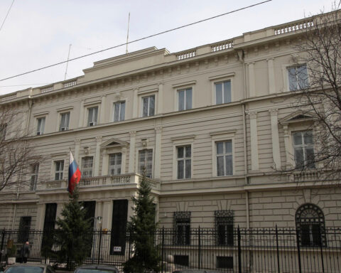 Austria expels 3 Russian Embassy staff over suspected antenna spying in Vienna
