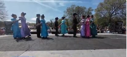 This year's Cinco de Mayo parade has more meaning after Operation Metro Surge, attendees say
