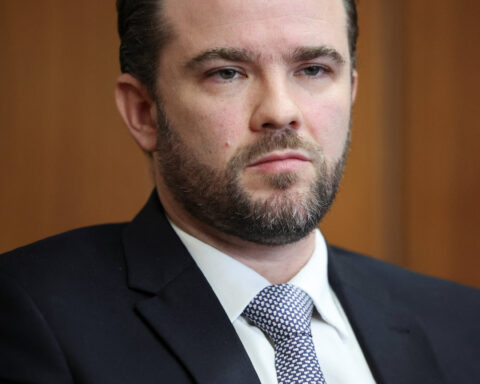 Brazil's consumer debt relief plan won't jeopardize rate-cut cycle, finance minister says