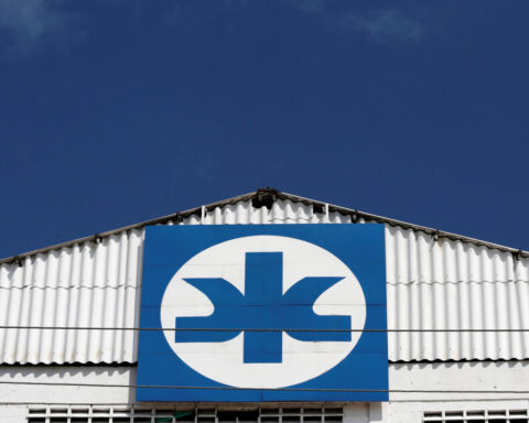 Brazil pulp giant Suzano set to win full EU nod for $3.4 billion Kimberly-Clark deal, sources say