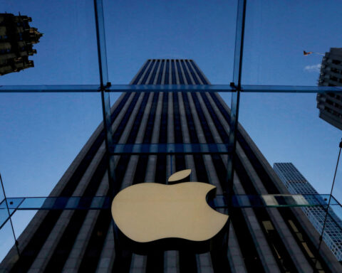 Apple to let users choose rival AI models across iOS 27 features, Bloomberg News reports