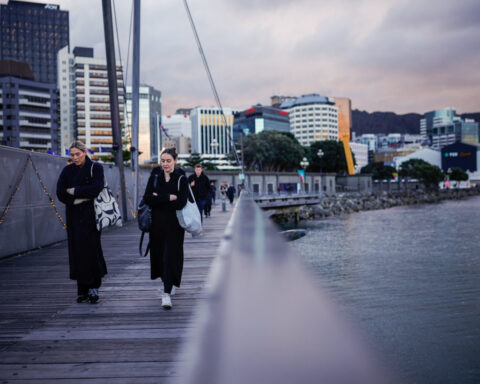 New Zealand jobless rate falls to 5.3% in Q1, labour market remains slack
