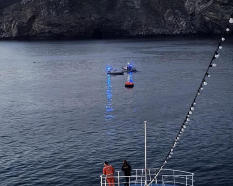 Crew rescued after cargo ship sinks off Greece, coast guard says