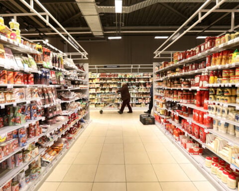 Resilient US helps Ahold Delhaize top profit forecast, but CEO change knocks shares