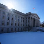 US Treasury keeps auction sizes steady; dealers expect change in early 2027