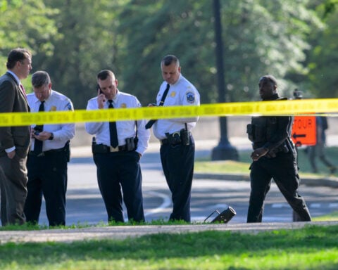 Man charged with assaulting Secret Service agents near Washington Monument