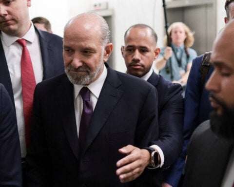 Lutnick testifies he can't recall why his family lunched on Epstein's island