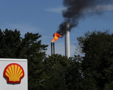 Shell's profit beats expectations at $6.9 billion, raises dividend by 5%