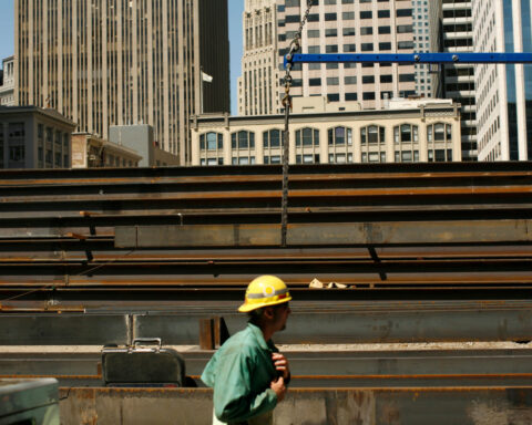 US construction spending rebounds in March