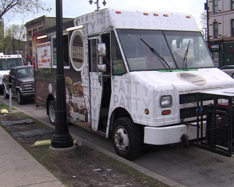 Food truck owner sues Milwaukee to block new 10 p.m. curfew