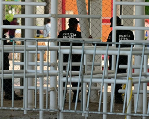 Raging fire at Mexican fairground kills five, authorities say