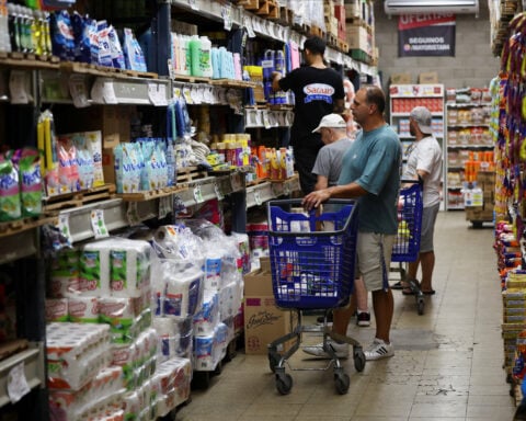 Argentina analysts hike up 2026 inflation, trim growth forecasts in central bank poll