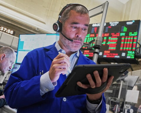 US stocks rise to records after a solid jobs report overshadows higher oil prices