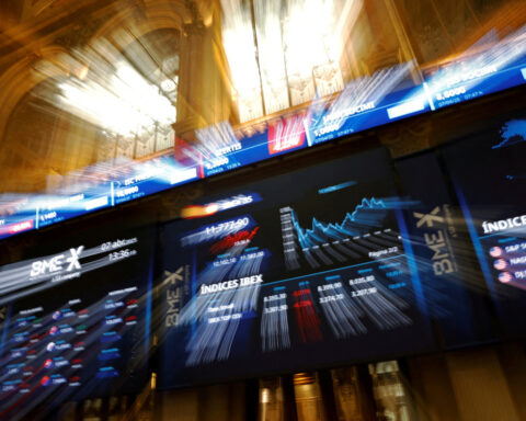 Global equity funds draw inflows for the seventh week on earnings optimism