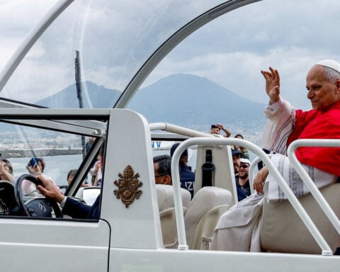 Pope Leo, after Rubio meeting, asks God to inspire leaders to calm tensions