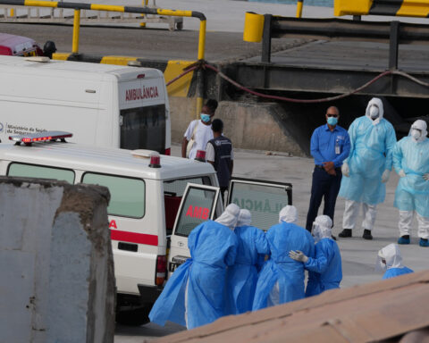 The Latest: Stricken cruise ship heads for the Canaries as authorities rush to identify contacts