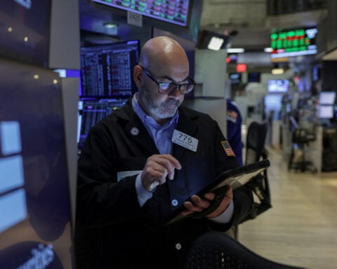 Data, Iran, US-China meeting in focus for scorching US stock market