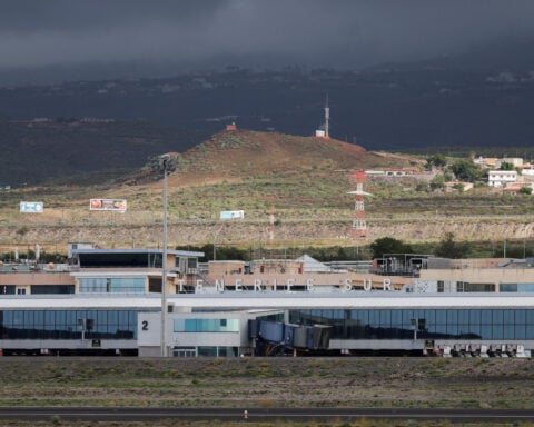 European states to send planes to evacuate citizens from hantavirus-hit cruise ship