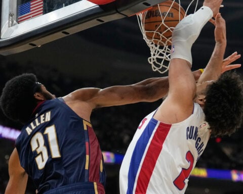 Harden hits clutch shots, Mitchell scores 35 and the Cavaliers beat the Pistons 116-109 in Game 3