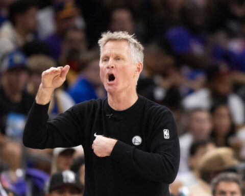 Steve Kerr agrees to a two-year deal to continue coaching the Warriors, AP source says