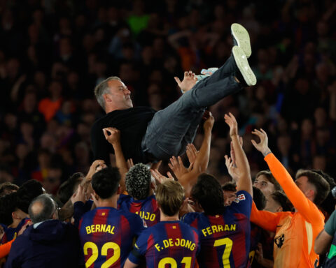 Flick says 'I will never forget this day' as Barcelona wins La Liga after death of coach's father