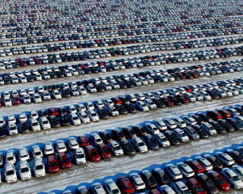 China's domestic car demand stays weak but exports strengthen