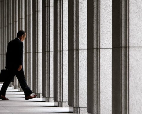 Japan panel members urge BOJ to heed firms' funding strains amid Mideast tensions