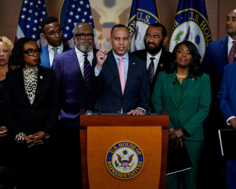 Jeffries vows Democrats will win House majority in 2026 and 'bury' Republicans in 2028 redistricting