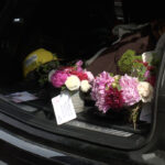 Volunteers deliver surprise bouquets to mothers facing infertility, pregnancy loss on Mother's Day