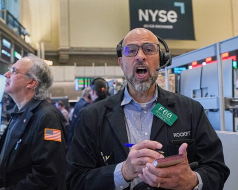 Oil prices rise as the Iran war drags on, but US stocks inch to more records