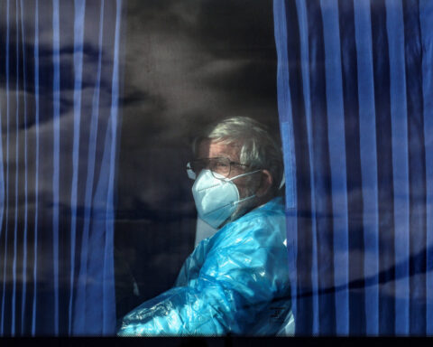 Last six passengers leave Hantavirus-hit ship as captain hails their patience