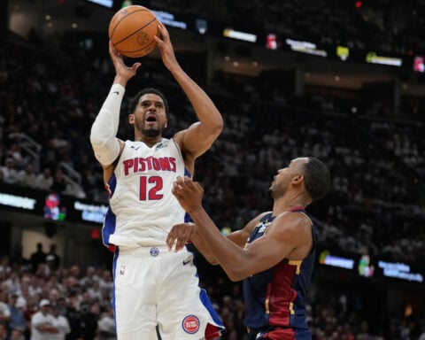 Mitchell ties NBA playoff mark with 39 points in 2nd half as Cavs even series vs. Pistons 112-103