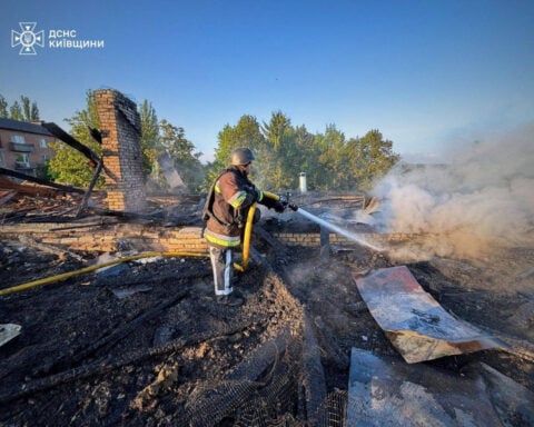 Russian attacks in Dnipropetrovsk region kill six after ceasefire expires, officials say