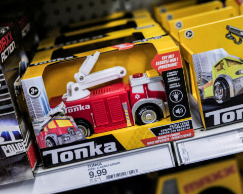 US tariff refunds start rolling out as Oshkosh, Basic Fun report receiving payments