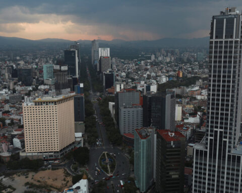 S&P revises Mexico's outlook to 'negative' on debt, growth concerns