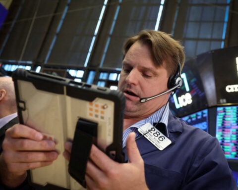 Stocks fall, oil rallies as Middle East peace hopes fade