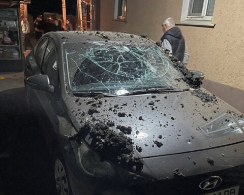 Russian attacks in Dnipropetrovsk region kill six after ceasefire expires, officials say