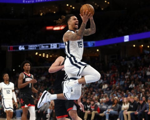 NBA-Memphis Grizzlies forward Clarke dies at 29