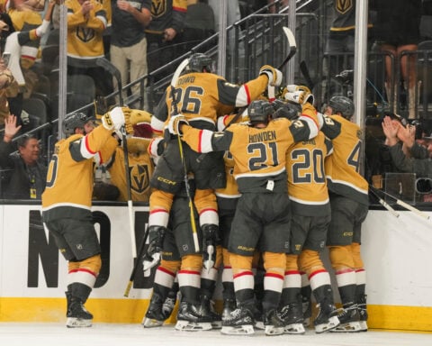 Dorofeyev scores in OT to give Golden Knights 3-2 win over Ducks and 3-2 series lead